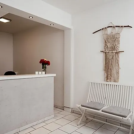 Sunrise Accommodation By Mr And Mrs White Hotel 3*