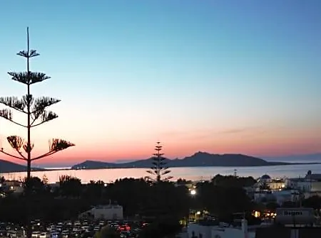 Hotel Sunrise Accommodation By Mr And Mrs White Náoussa